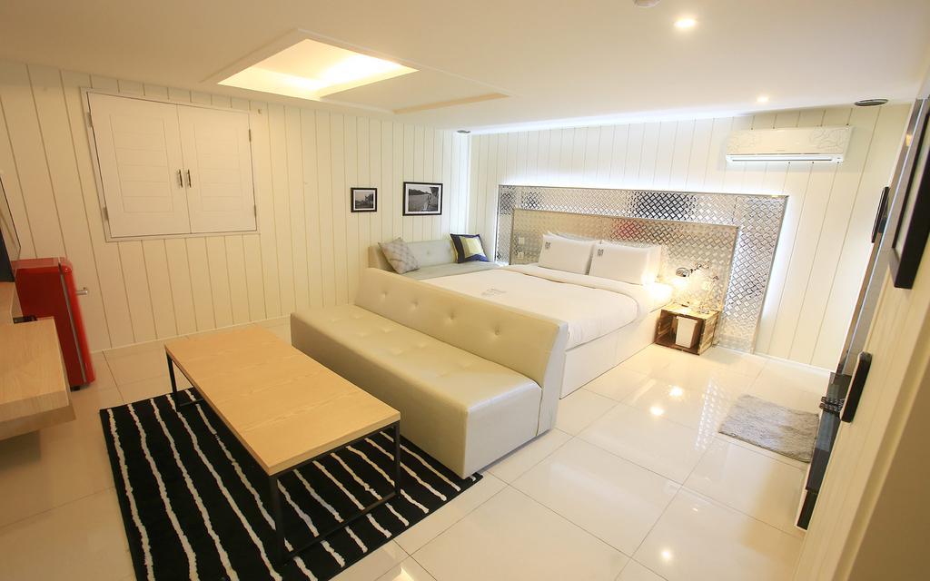 Merdi Hotel Suwon Exterior foto