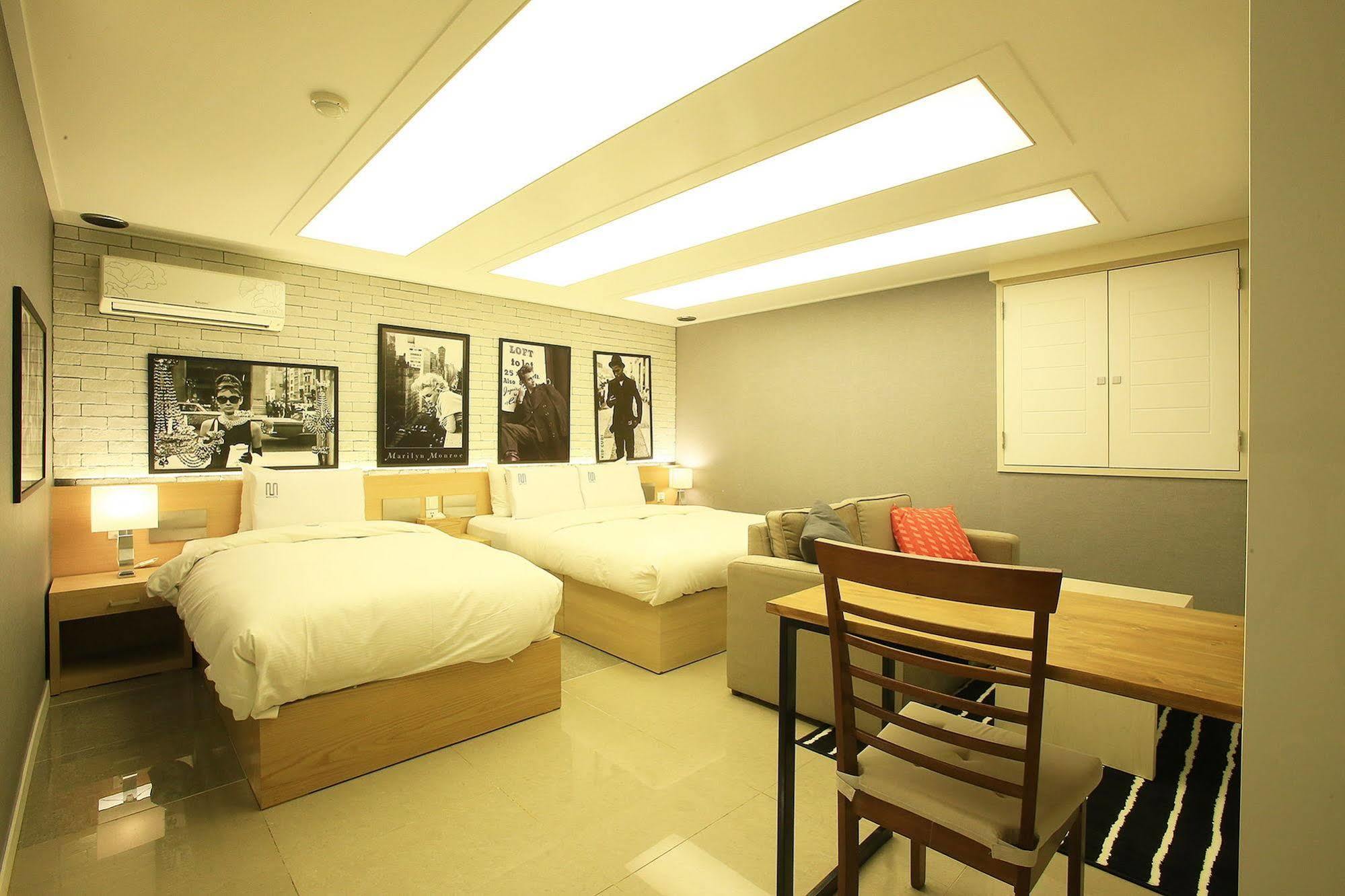 Merdi Hotel Suwon Exterior foto