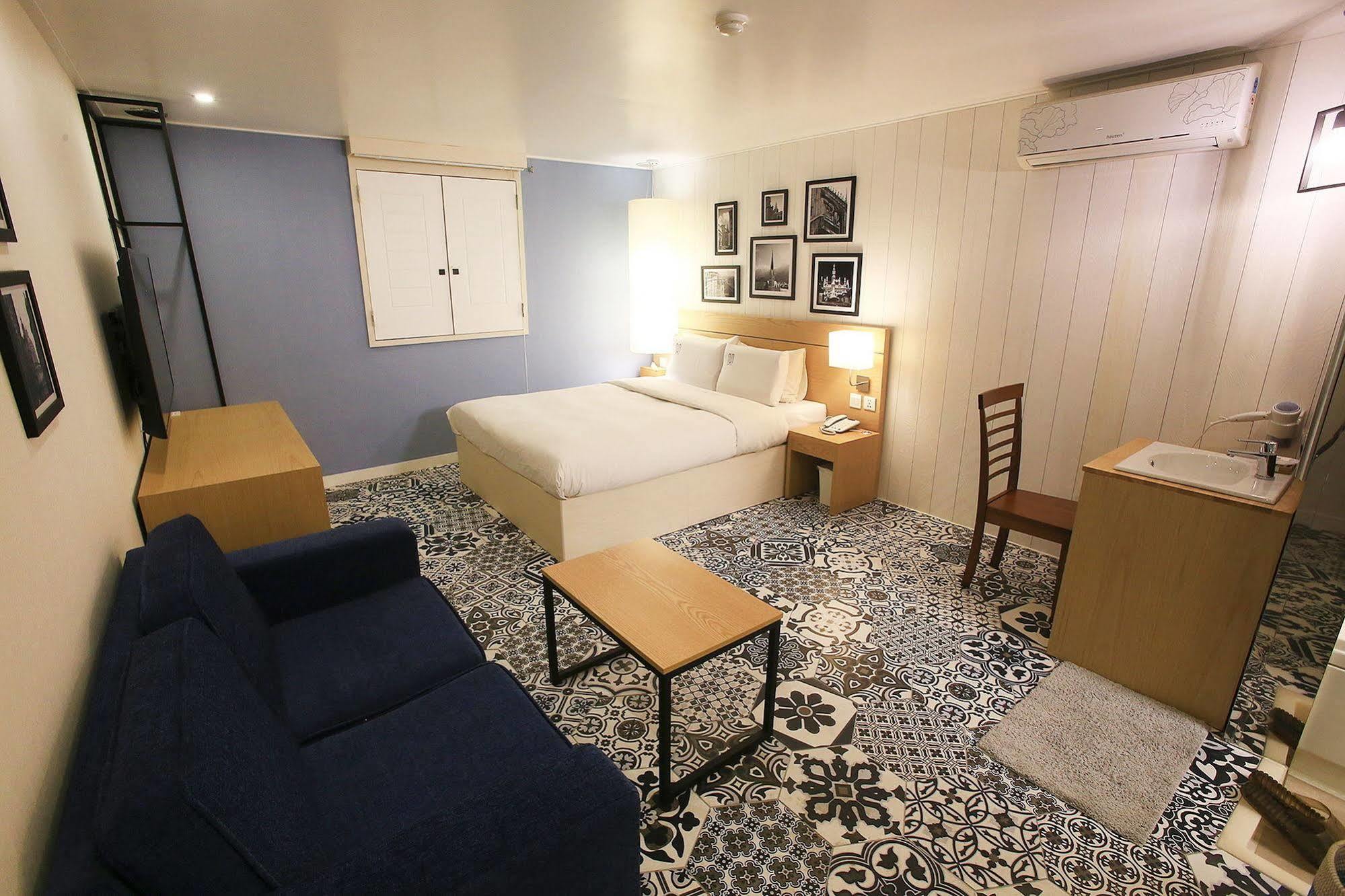 Merdi Hotel Suwon Exterior foto
