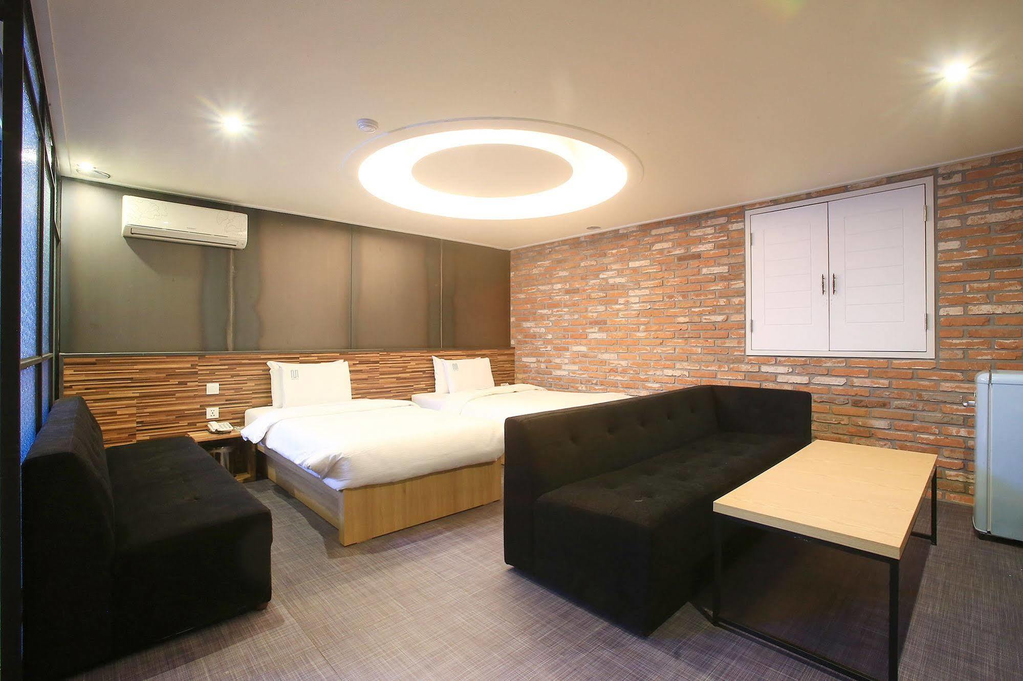 Merdi Hotel Suwon Exterior foto